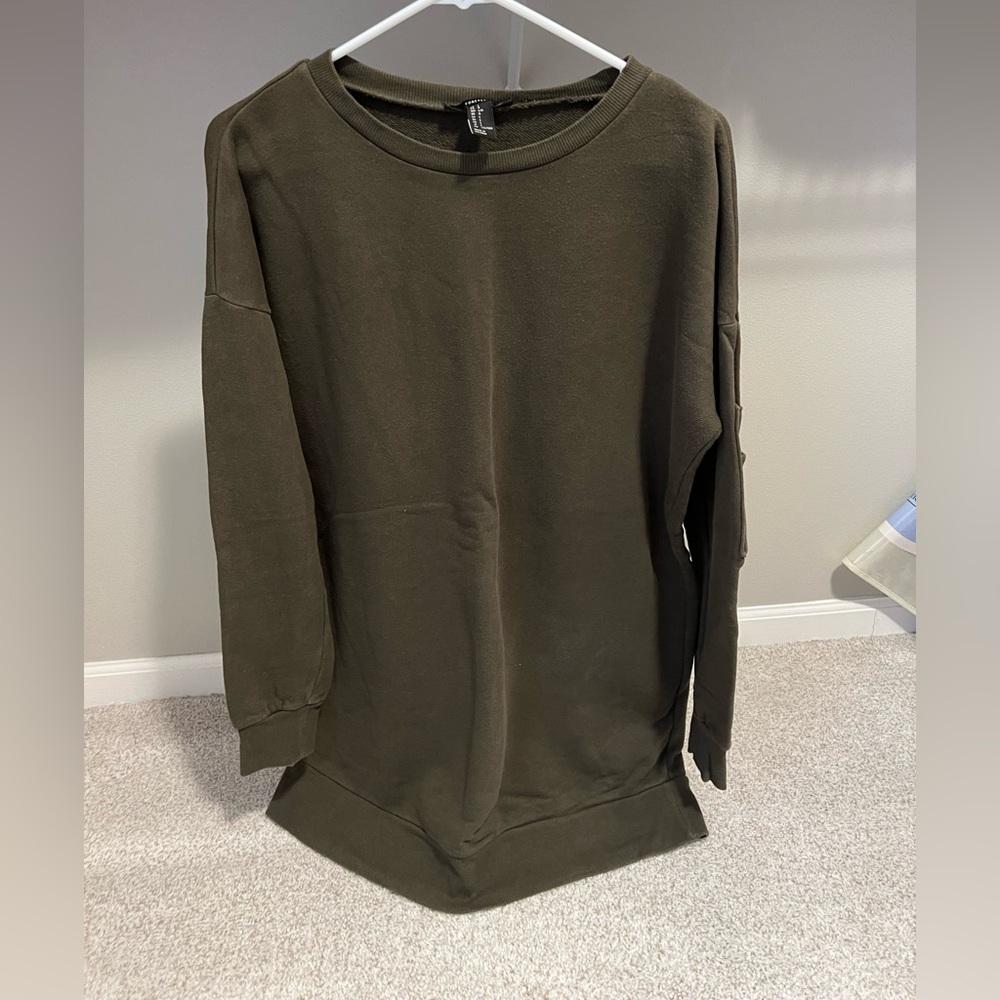 Long sweatshirt